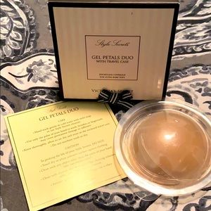 New Victoria’s Secret petals duo with travel case